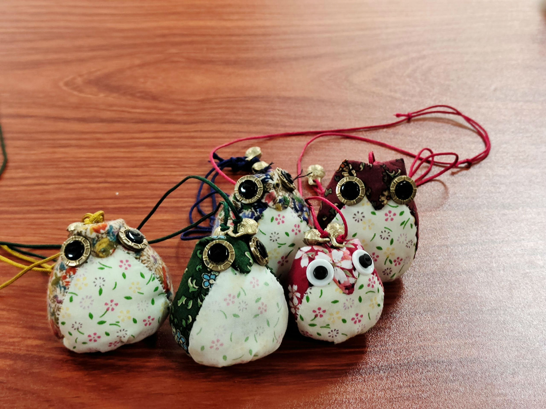 桂矿开展手工缝制端午节专属香囊活动