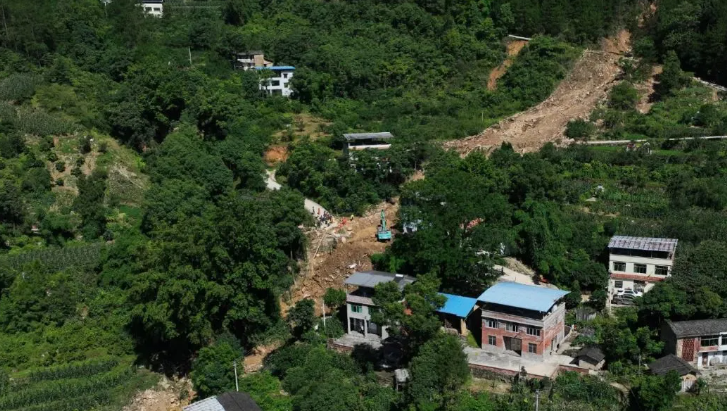 图为航拍救援现场