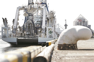 日本研究船上的挖掘机在2020年的试运行中收集了富含钴的海洋沉积物 日本研究船上的挖掘机在2020年的试运行中收集了富含钴的海洋沉积物