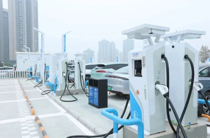 12月28日，我国西南地区最大的充换电站