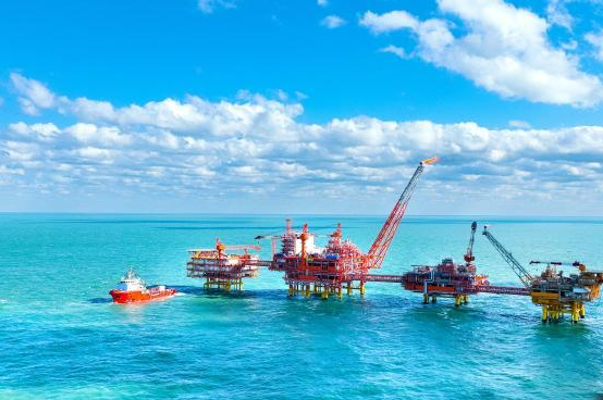 中国渤海西部区域油田群日产原油突破10000吨，创造历史最高水平