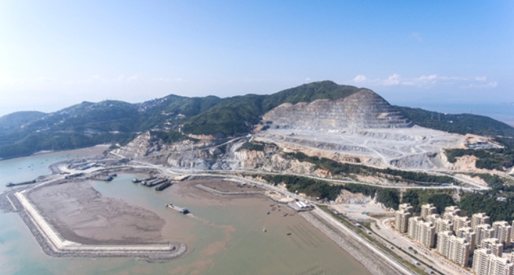 双方企业战略合作迈出坚实步伐