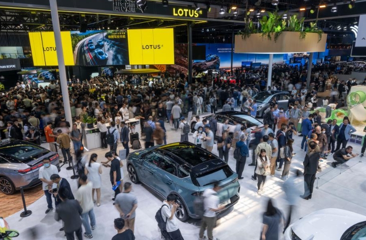 北京国际汽车展览会现场参观 北京国际汽车展览会现场参观