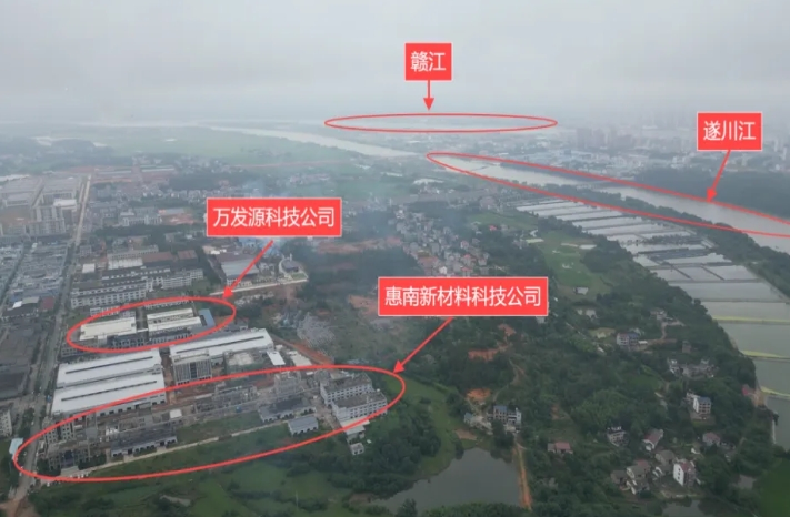 2024年5月31日，督察组现场督察发现，2019年以来吉安市万安工业园在长江二级支流遂川江1公里范围内新建2个化工项目