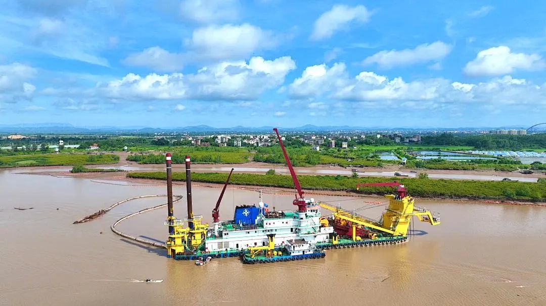 中交天航局“天骅”船正在平陆运河施工