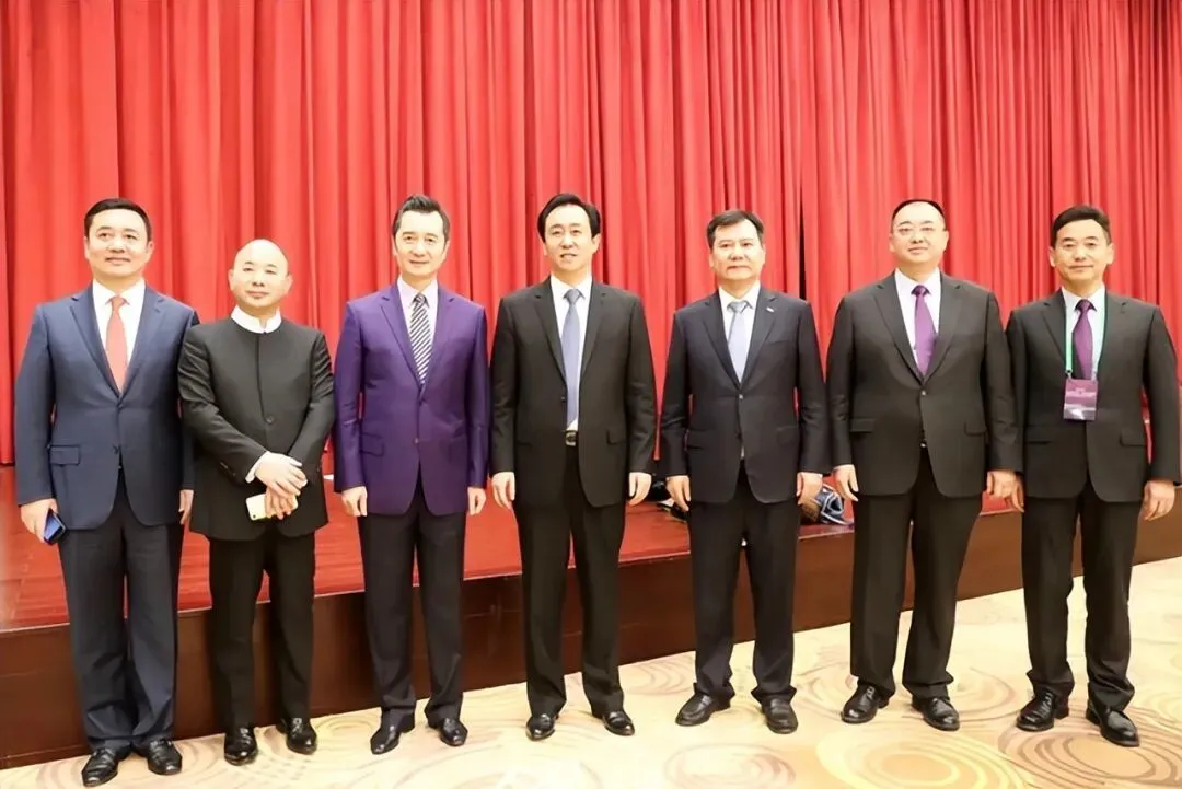  10万亿，世界铜王的坑比恒大的还深