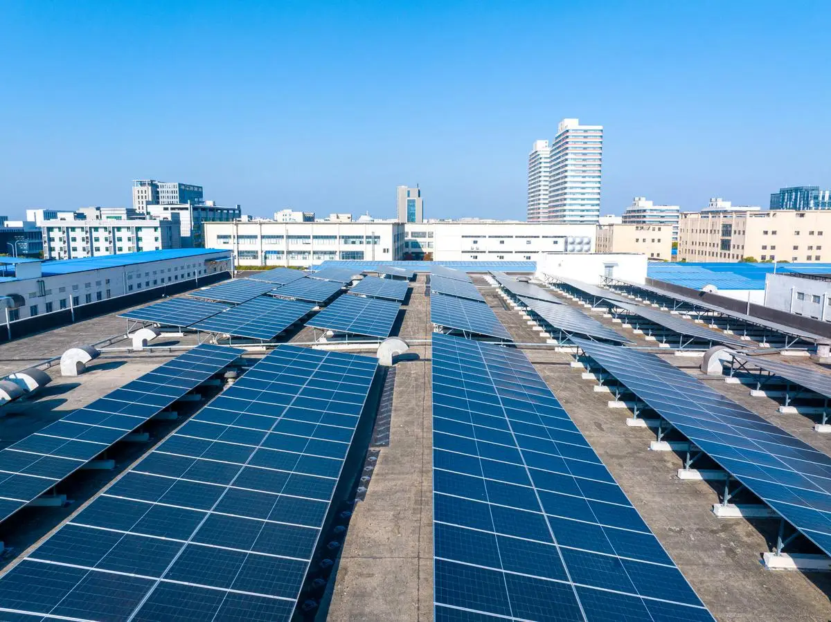 天合、晶澳、阿特斯等47家光伏巨头遭美337围剿，中国光伏如何破局？