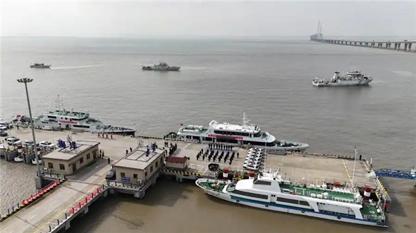 连续两年无非法采砂案，长江上海段“江底无贼”愿景已成现实