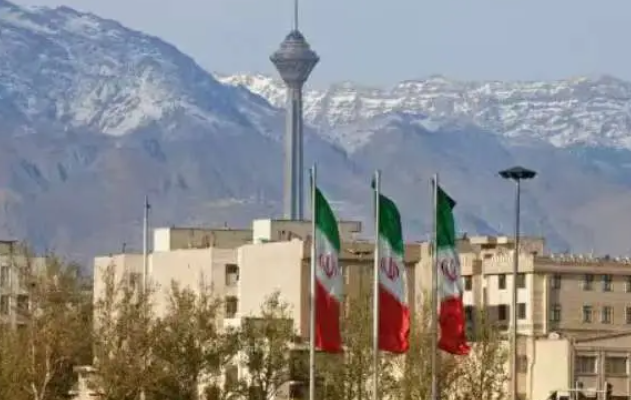 美以打击伊朗油库，油价牵动欧美“神经”